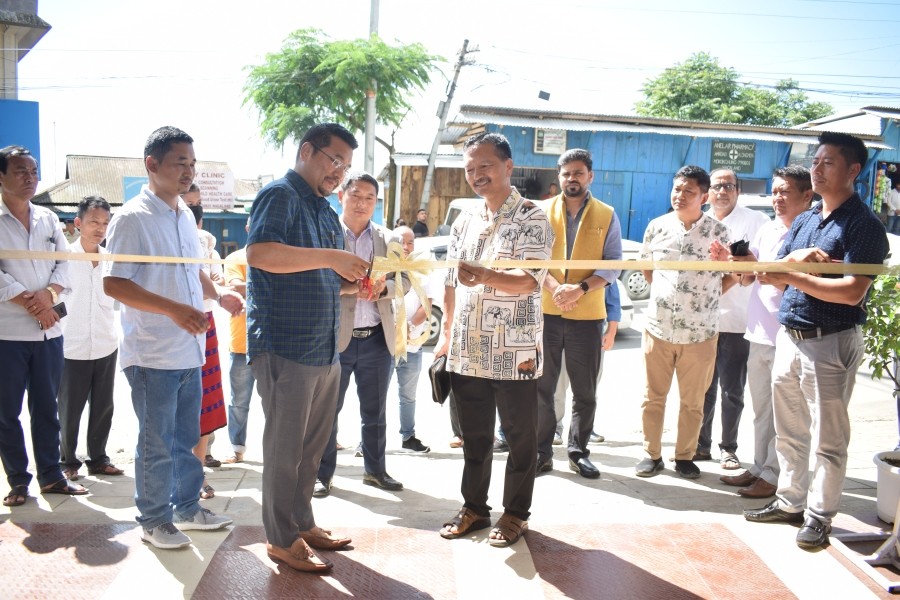Minister Tongpang Ozükum inaugurates ‘The Magnus’ located in Alongmen ward opposite to Nagaland Rural Bank, Mokokchung town on July 15. (Morung Photo)